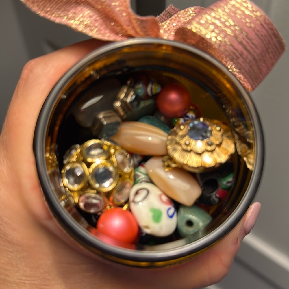 BACK IN STOCK …VINTAGE / Antique BEADS 😍😍😍 - Picture 2 of 3